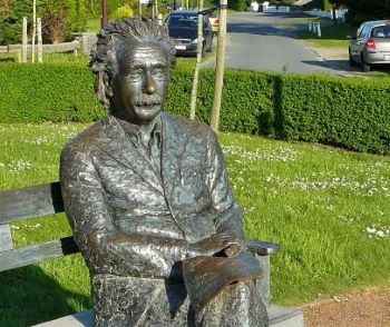 Statue of Albert Einstein